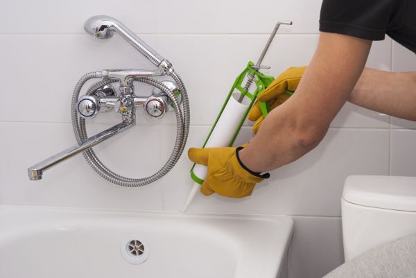 Bathtub Caulking in Saint George