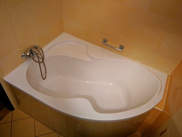 Cost of Tub Handrail Installation in Saint George